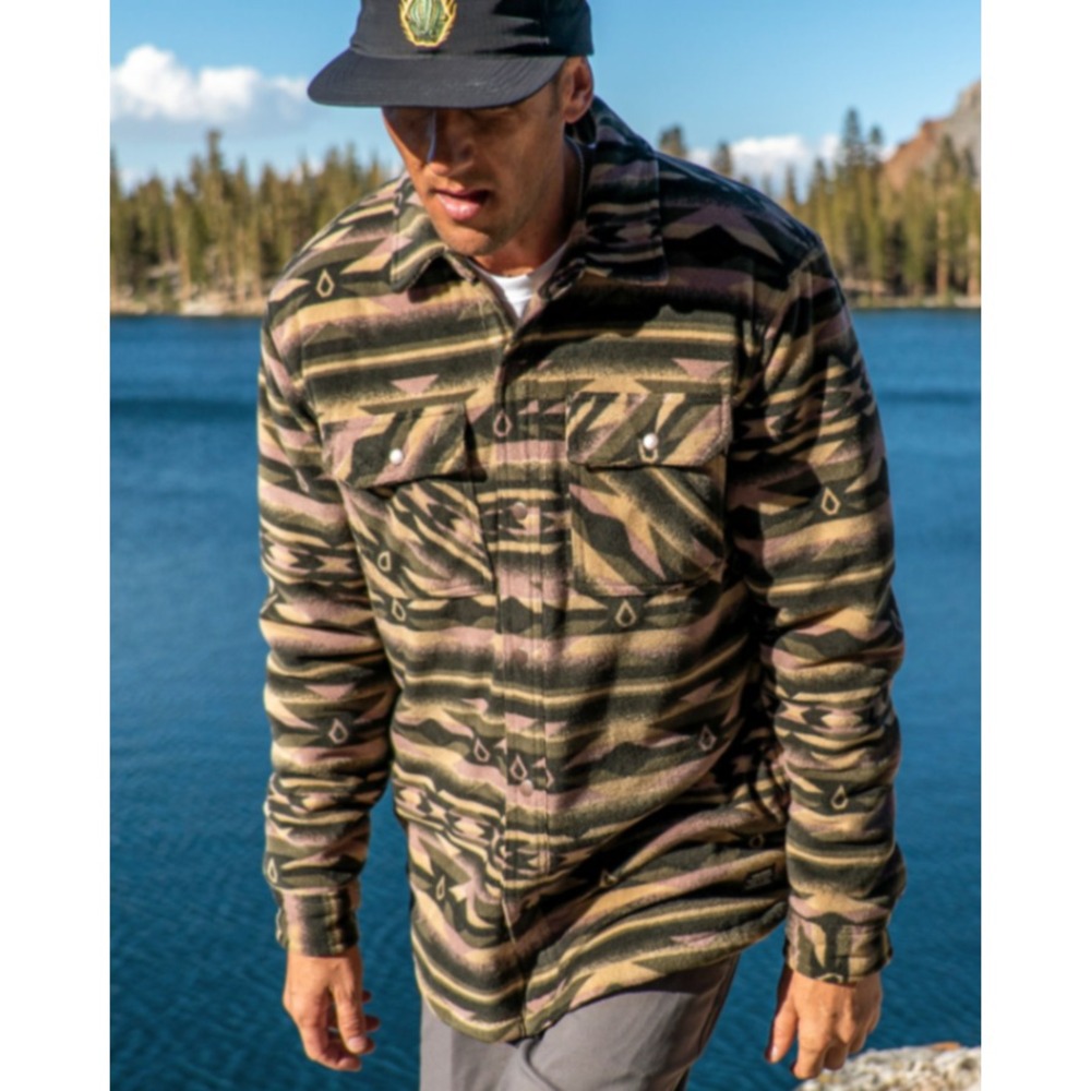 Volcom Bowered Fleece Shacket Men M Southwestern Aztec Quilted Lined Jacket